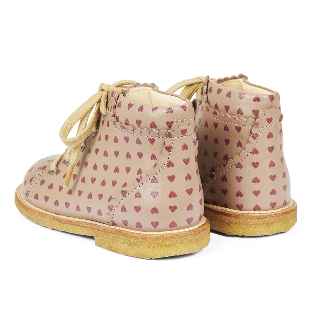 Classic lace-up shoes with hearts