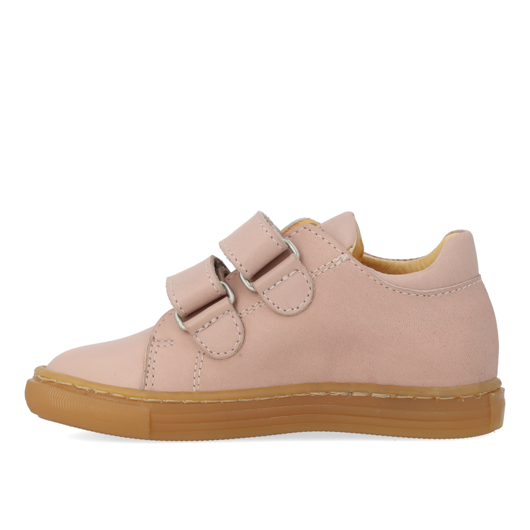 Toddler sneaker with floral appliqués