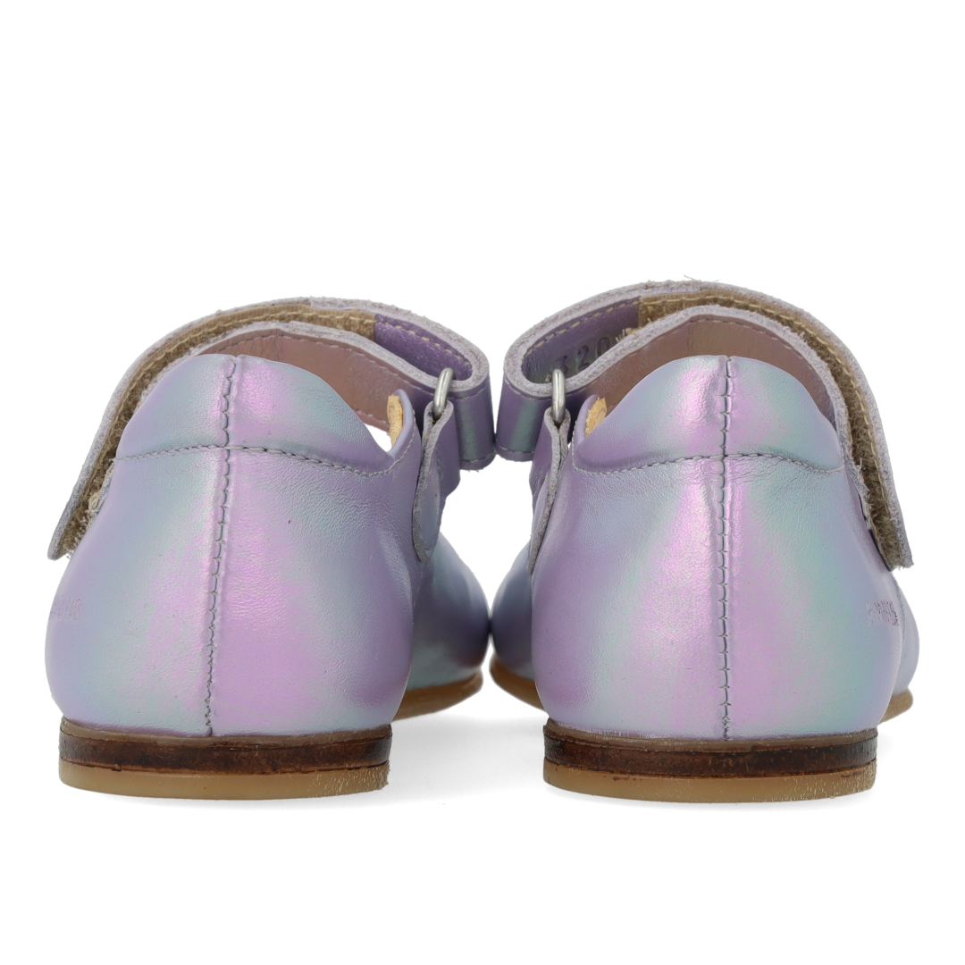 ballerinas with cut-out heart motif