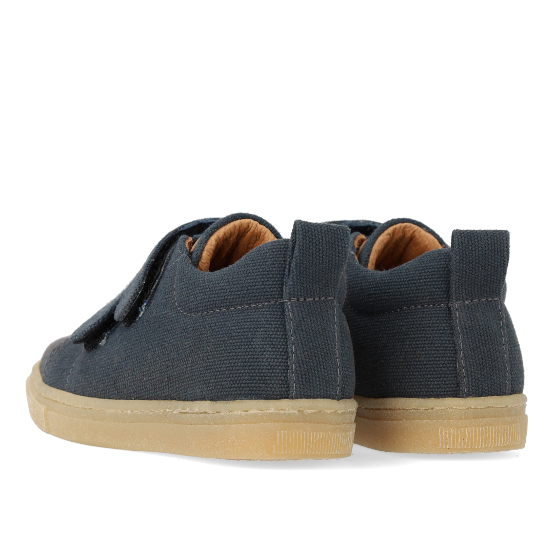 Classic sneaker in recycled cotton canvas