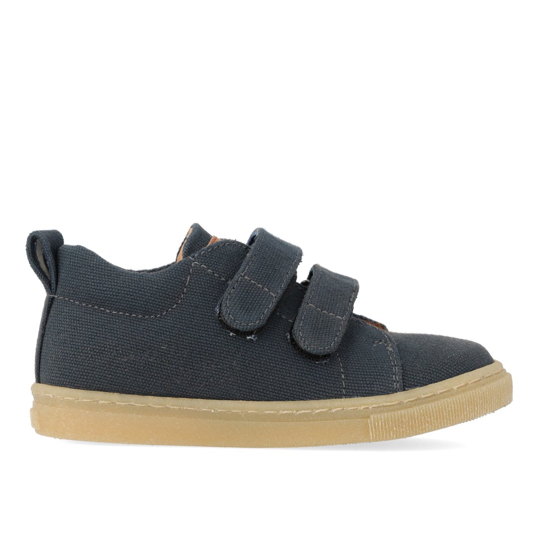 Classic sneaker in recycled cotton canvas
