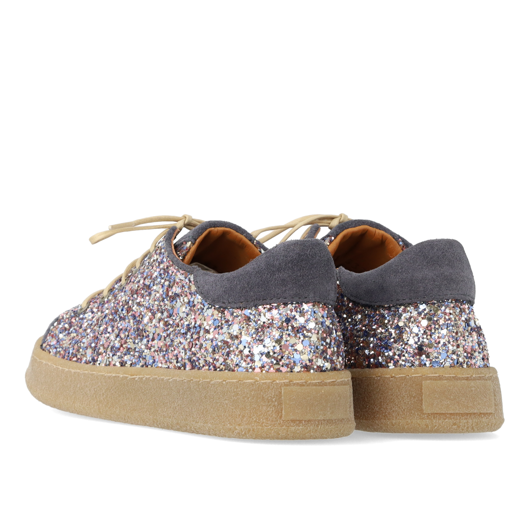 Sneaker in sparkling glitter