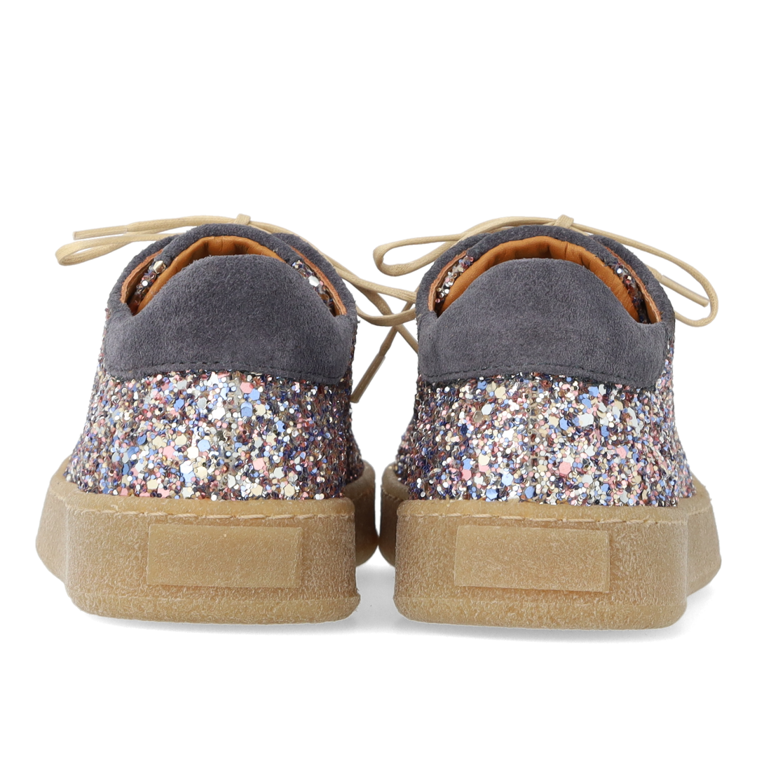 Sneaker in sparkling glitter