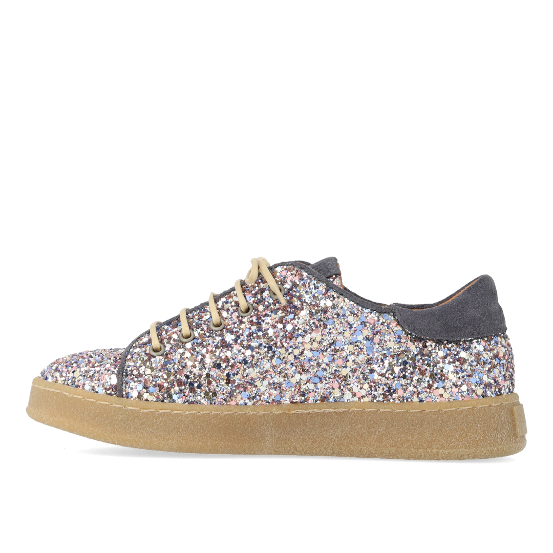 Sneaker in sparkling glitter