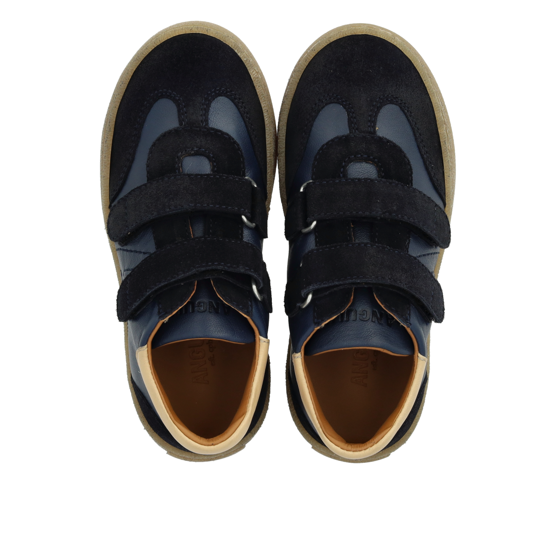 Sporty colour-block sneaker