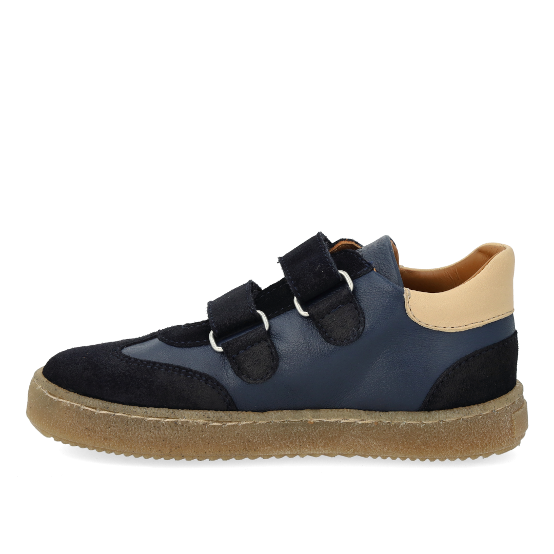 Sporty colour-block sneaker