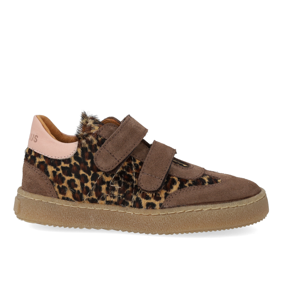 Court-style sneaker with pony hair