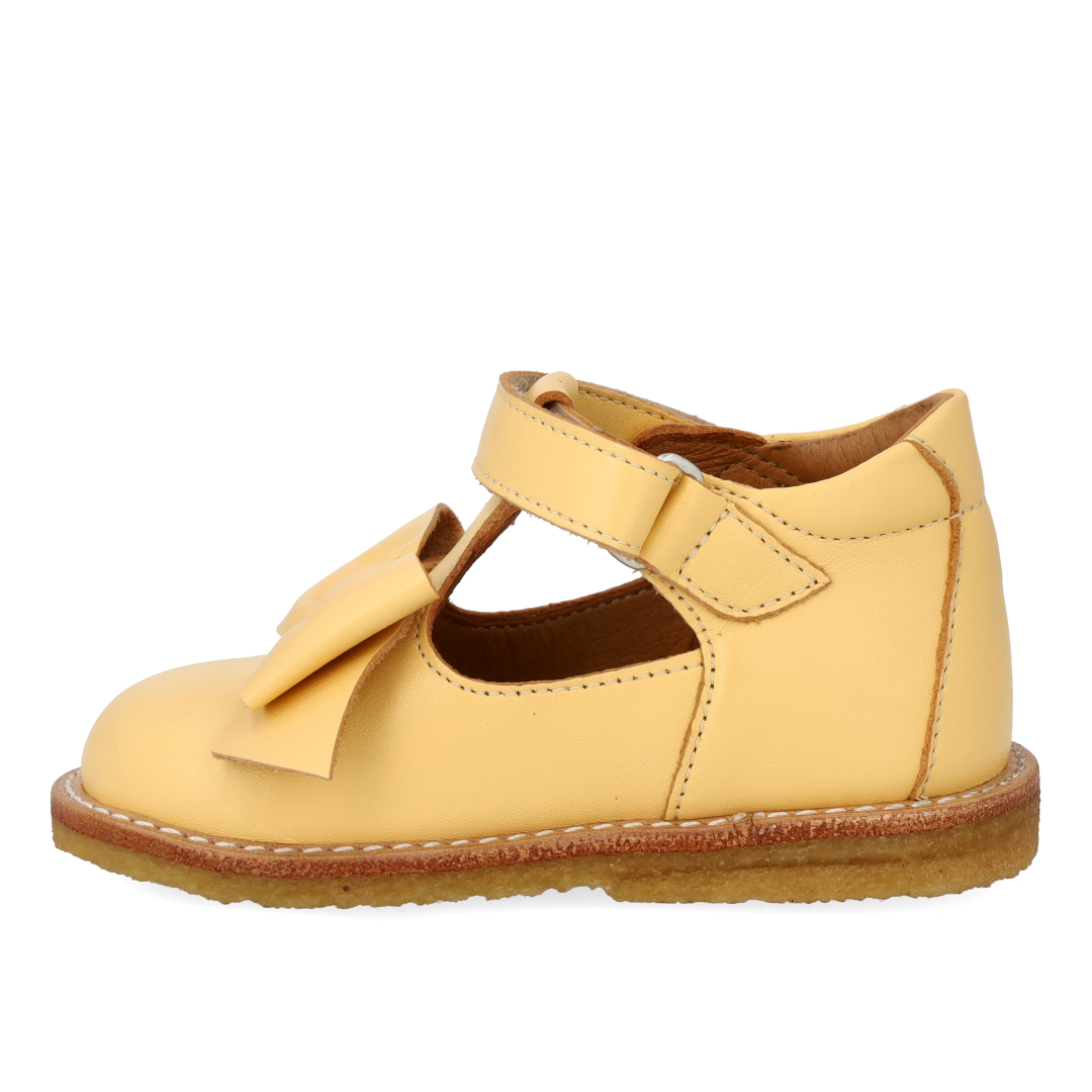 mary janes with bow