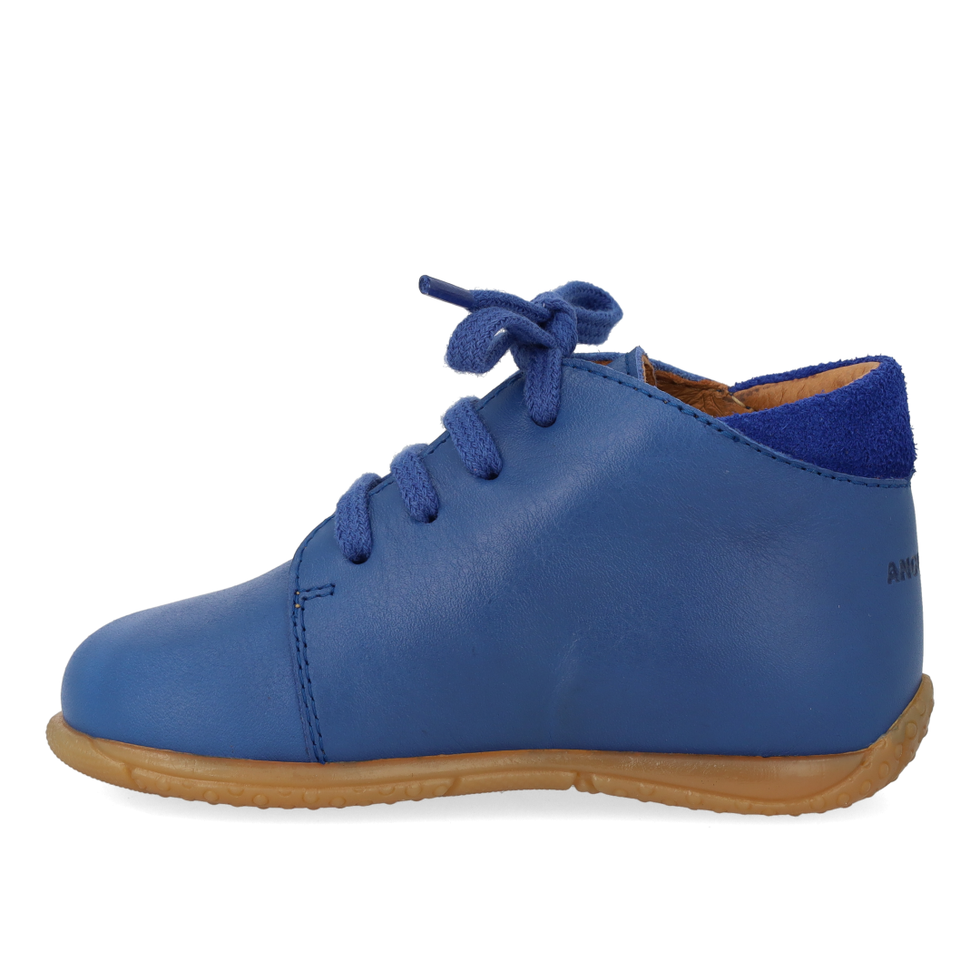 Mid-cut lace-up shoes