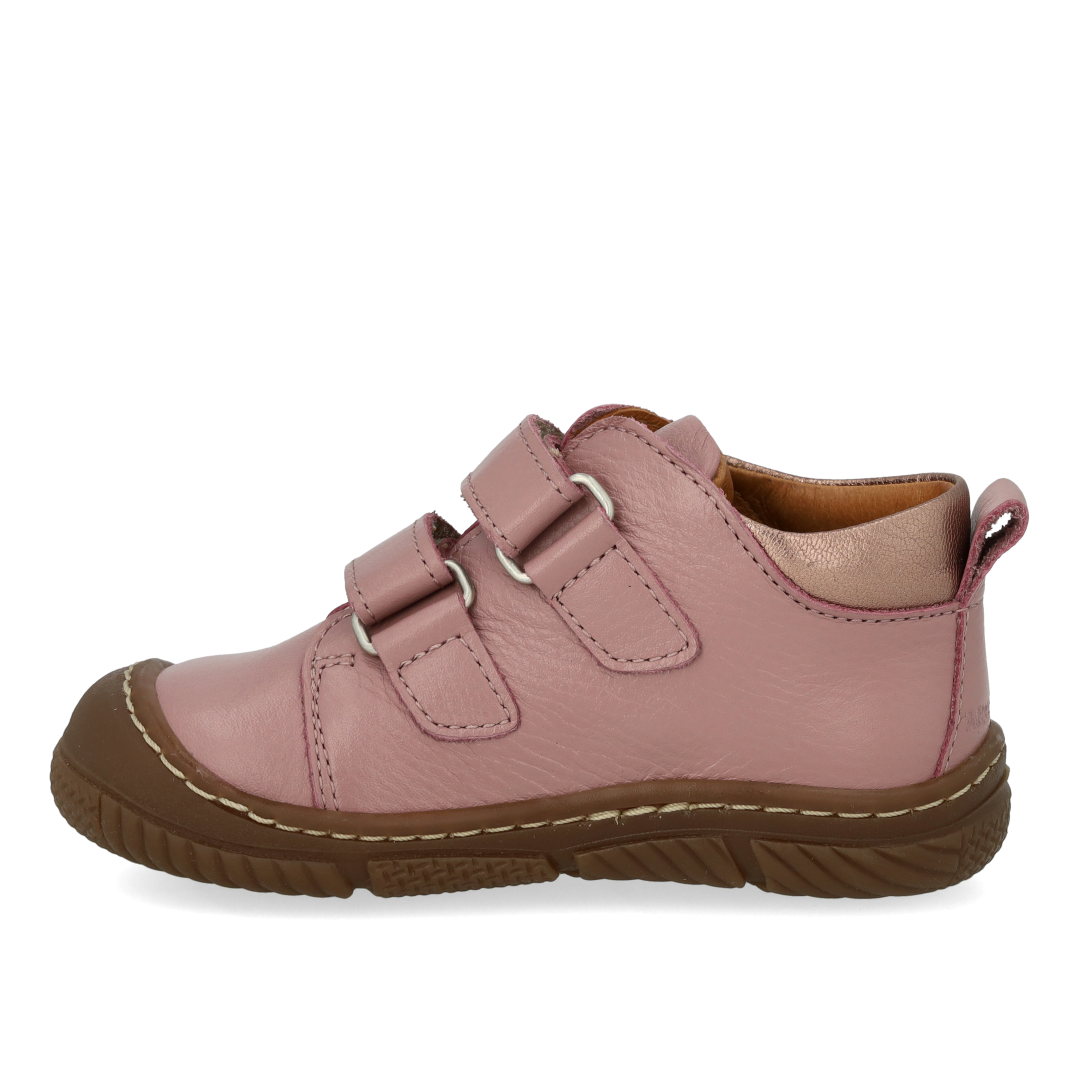 Velcro boot with reinforced toe