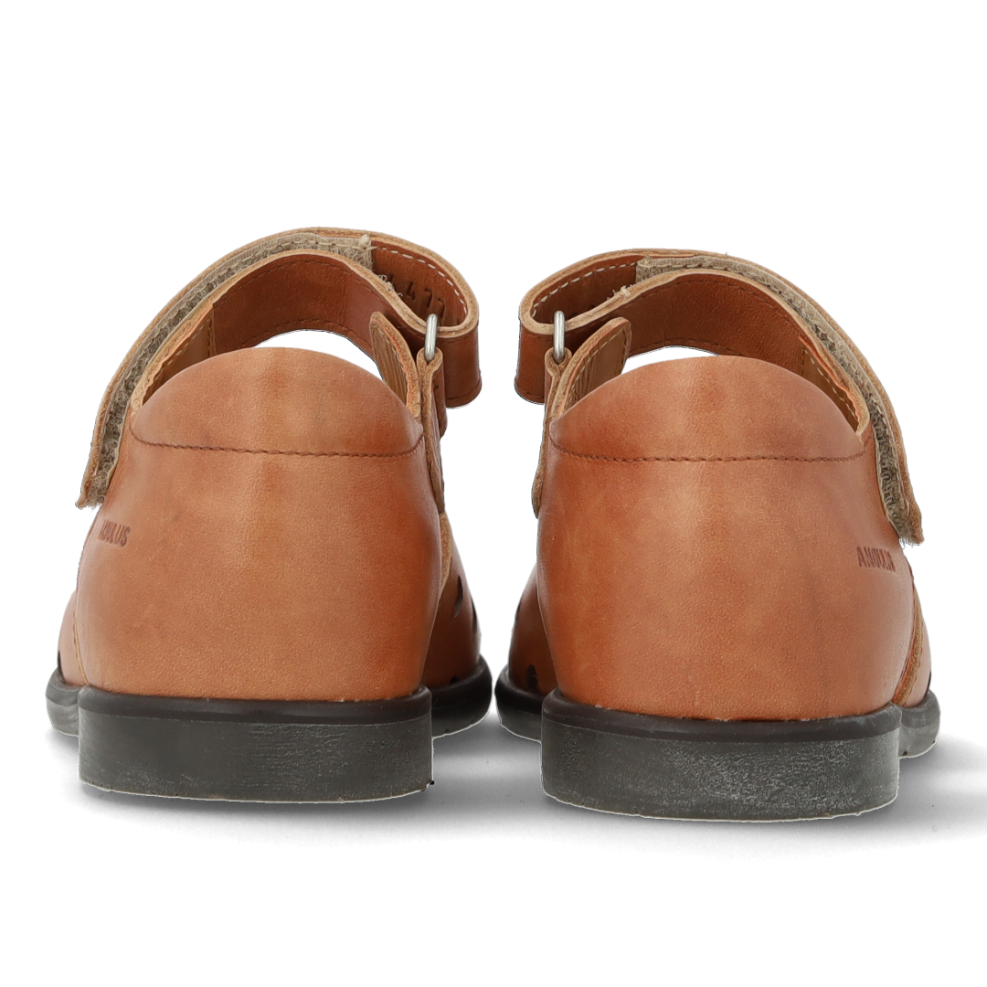 Leather sandal with cut-out heart pattern