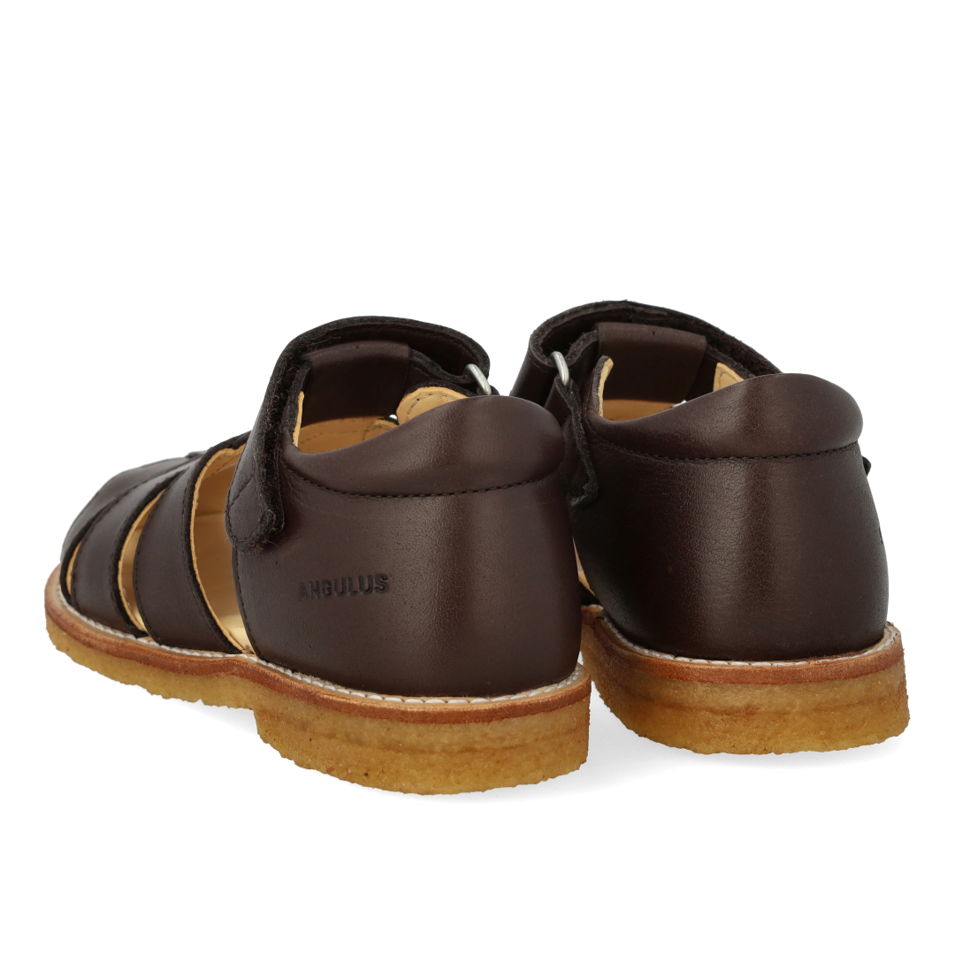 Sandal with adjustable Velcro closure