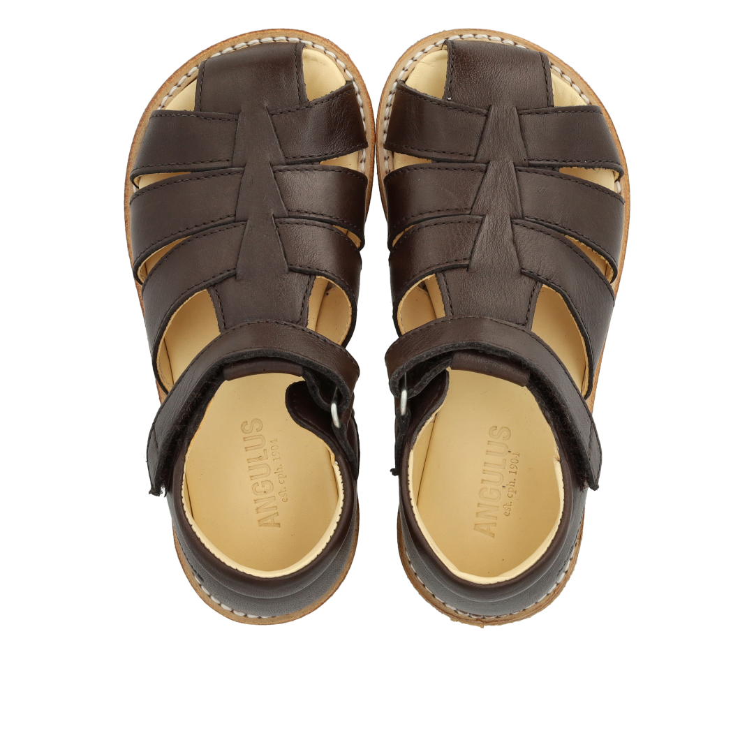 Sandal with adjustable Velcro closure