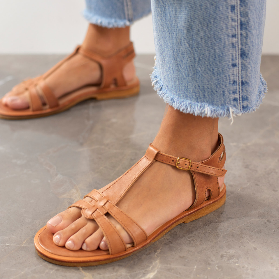 Classic strappy sandal