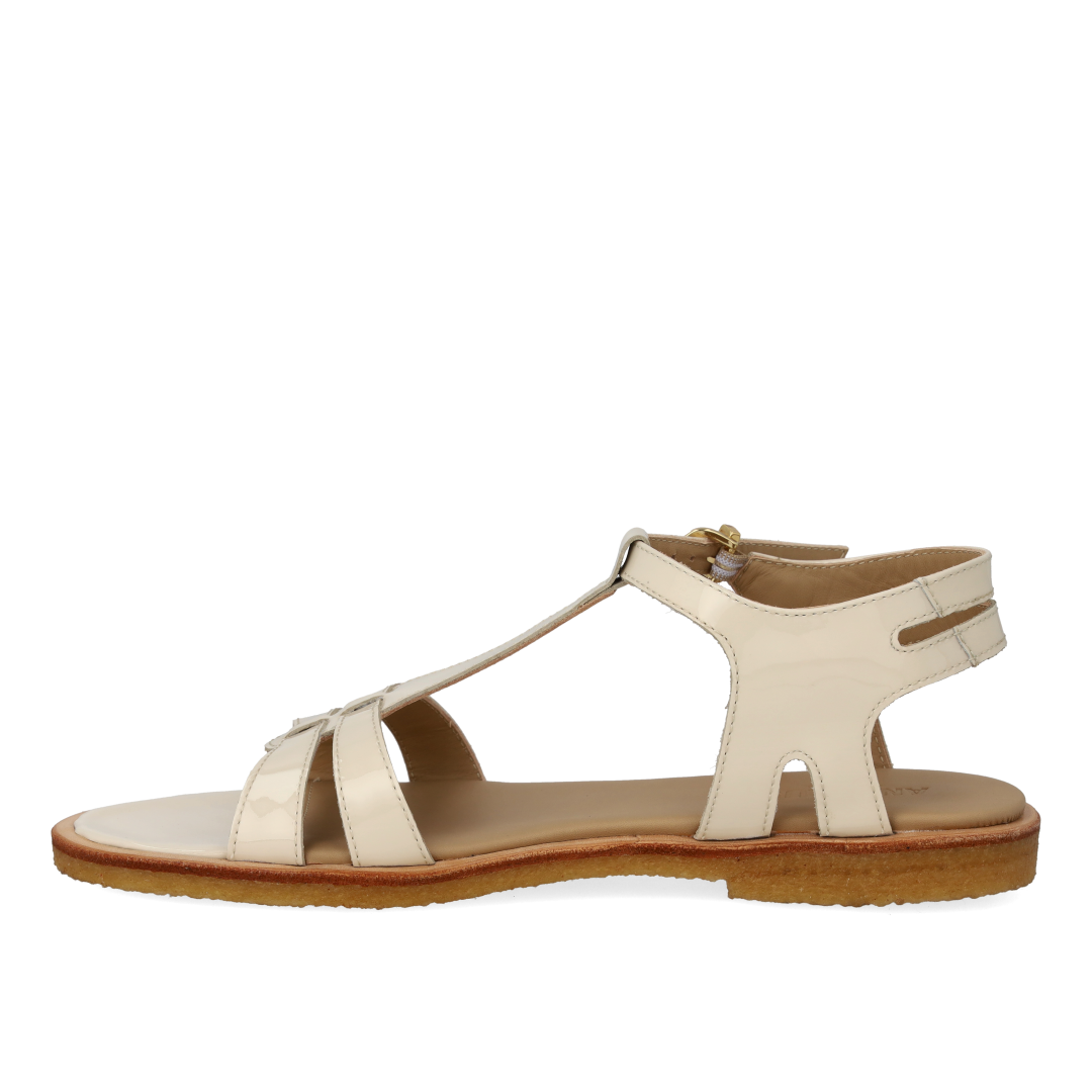 Classic strappy sandal