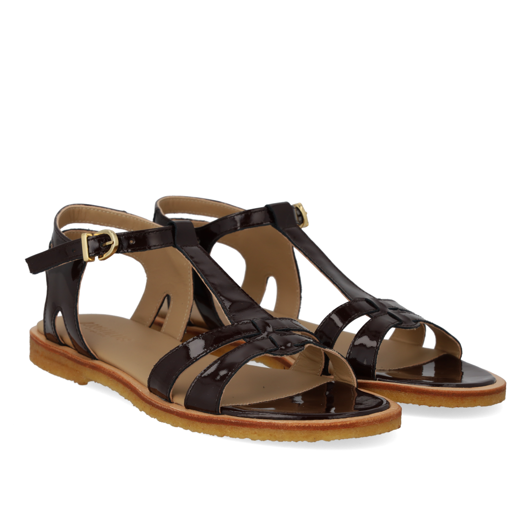 Classic strappy sandal