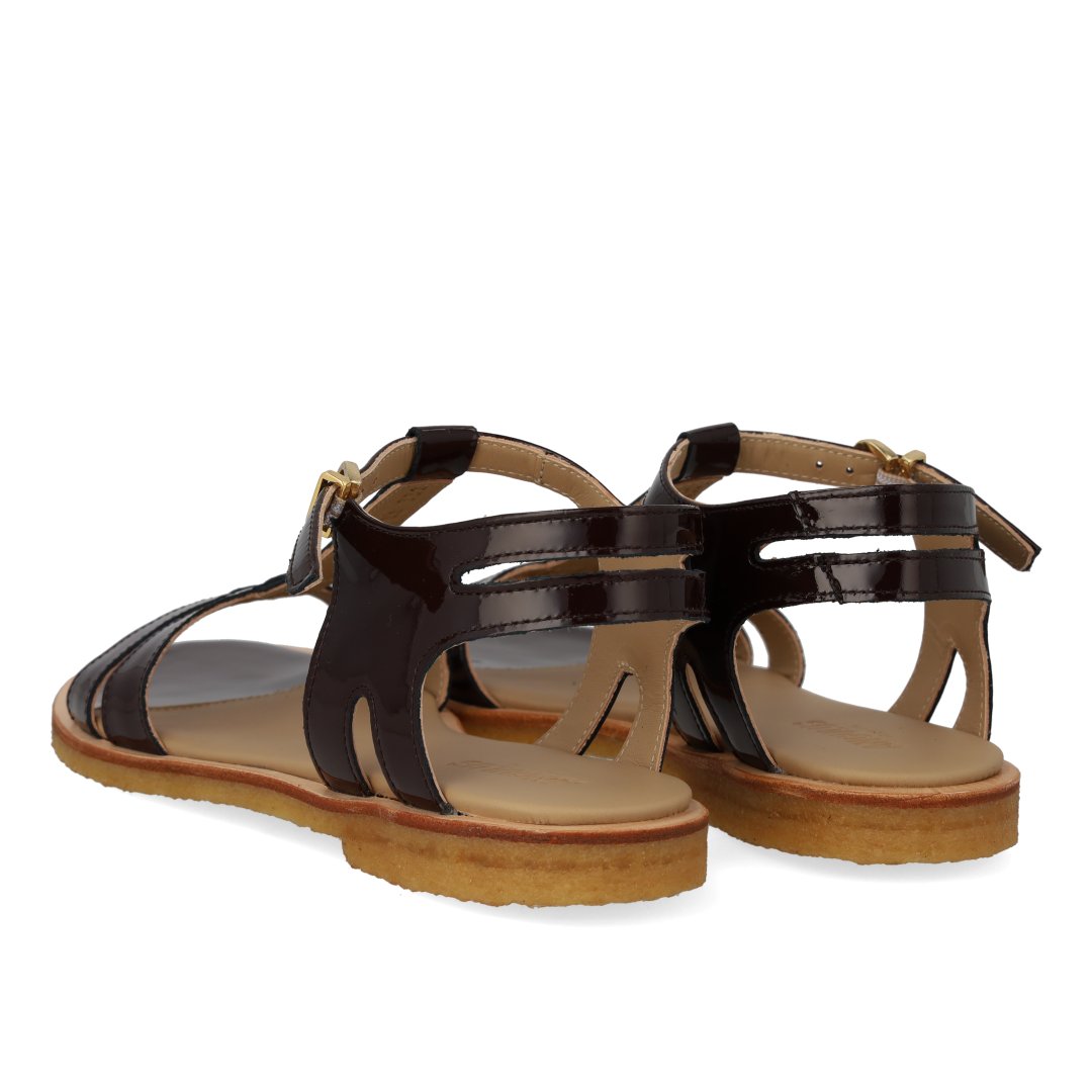 Classic strappy sandal