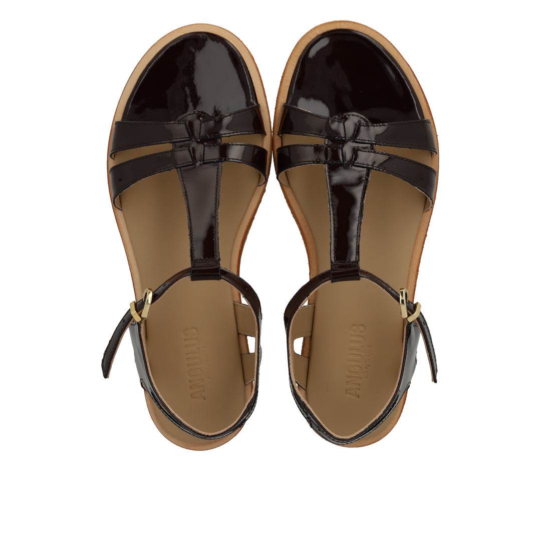 Classic strappy sandal