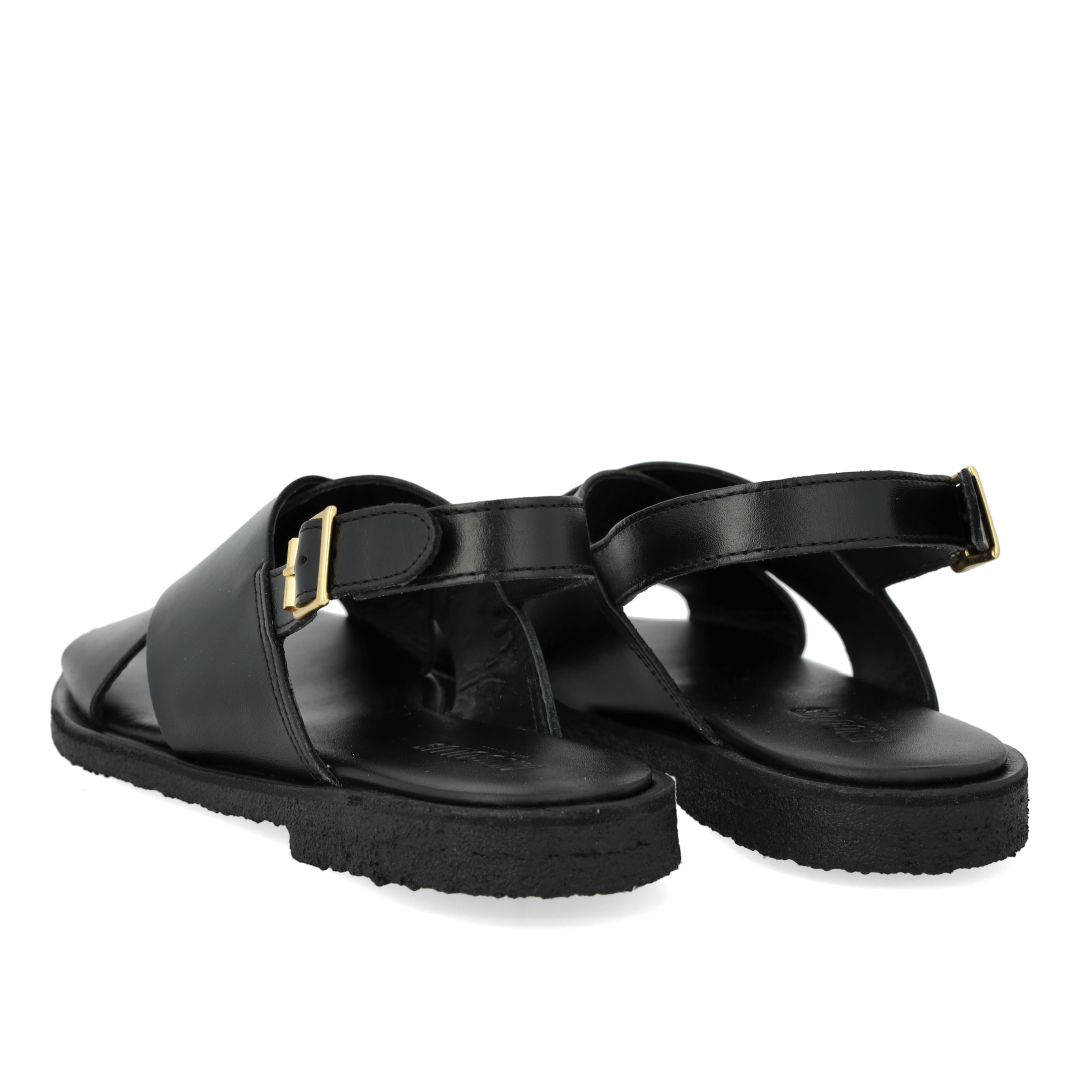 Classic crisscross sandal