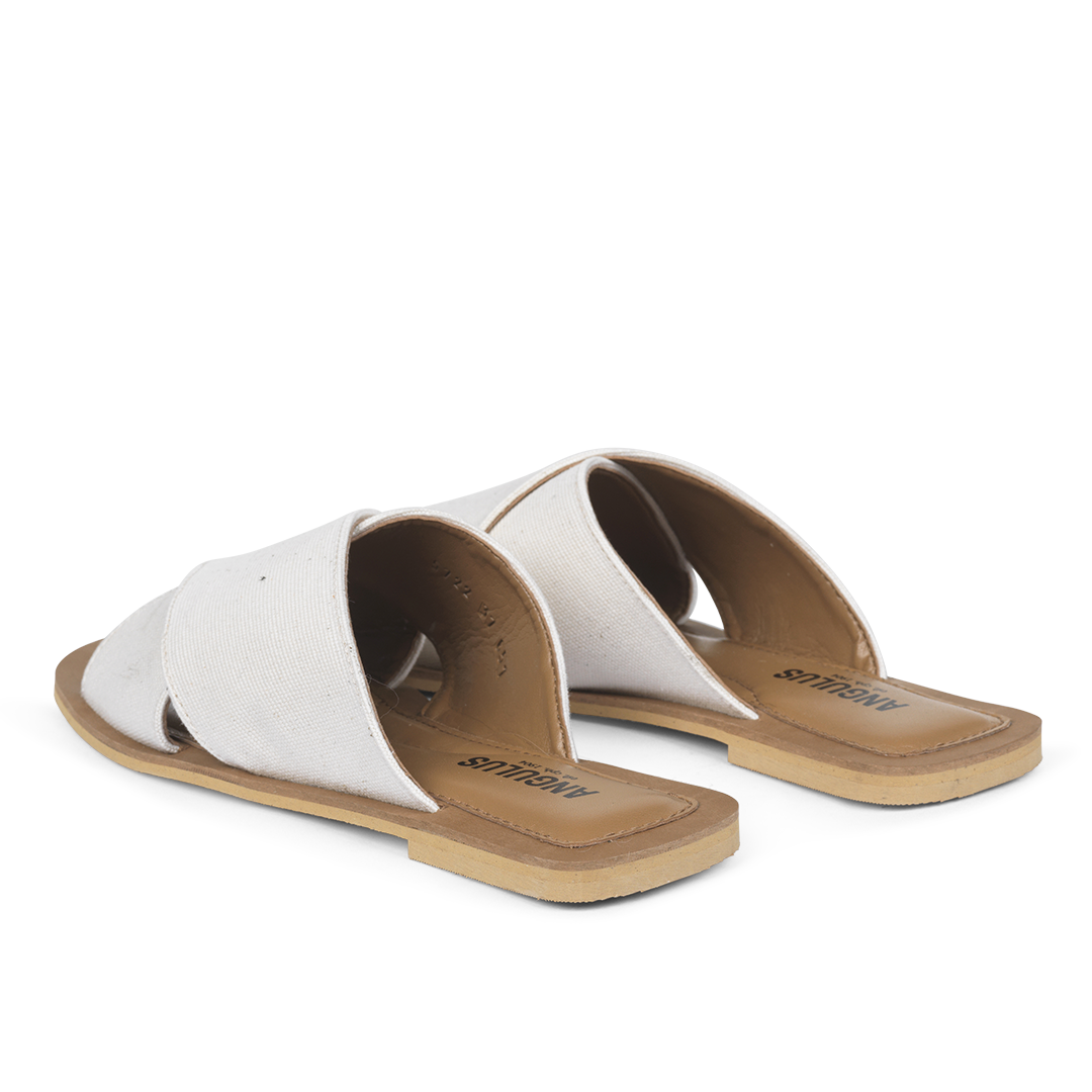 Sandal