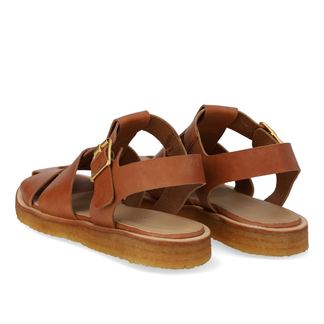 Strap sandal with buckle