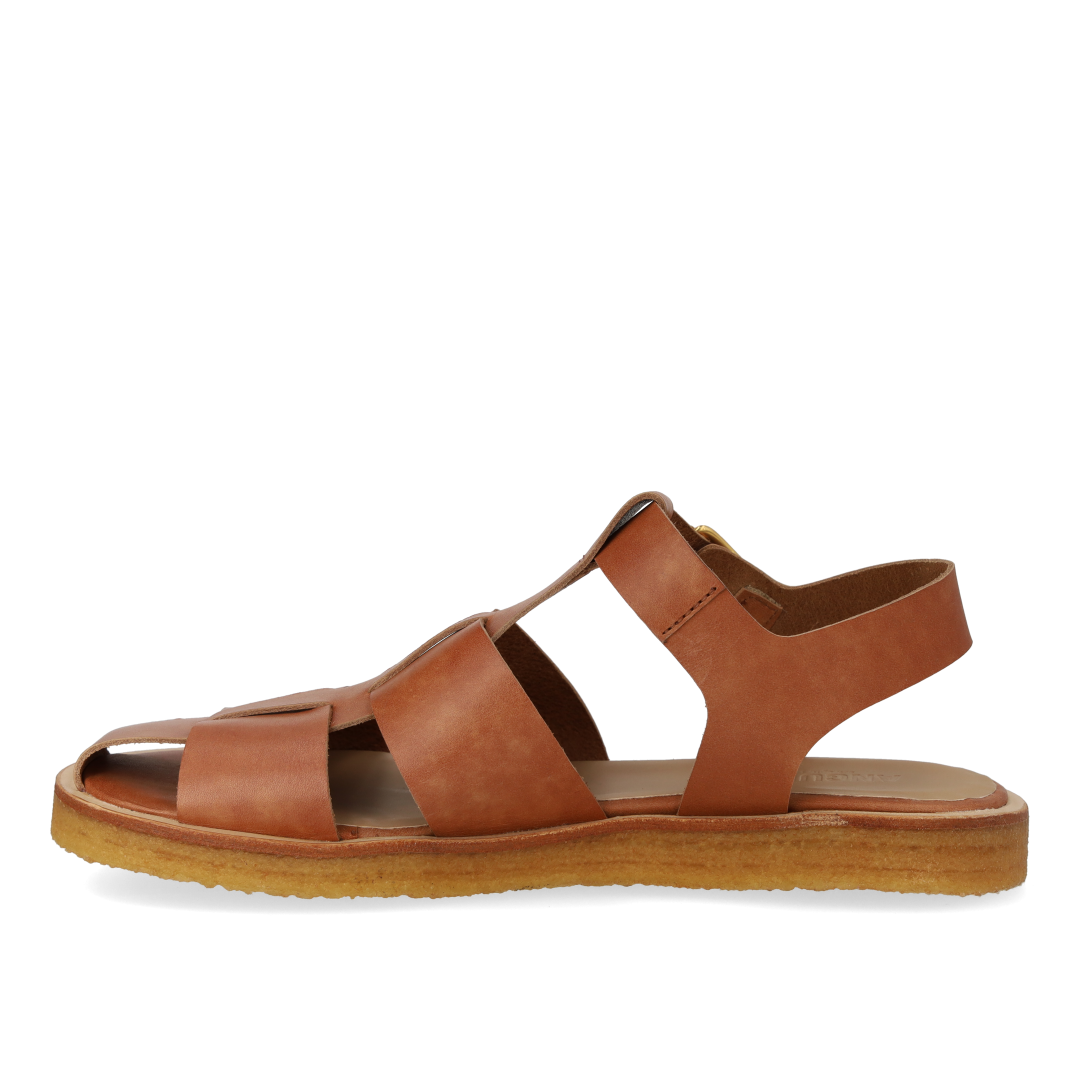 Strap sandal with buckle