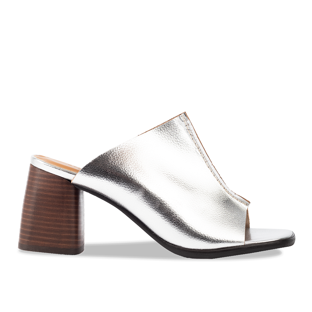 Mule with sculptural heel