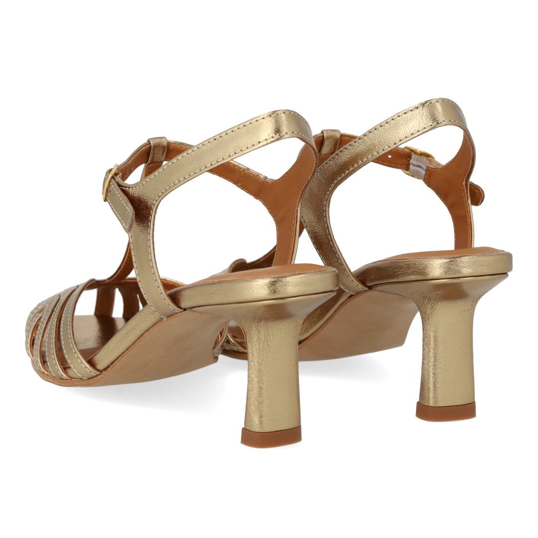 High-heeled sandal with beautiful organic front detail