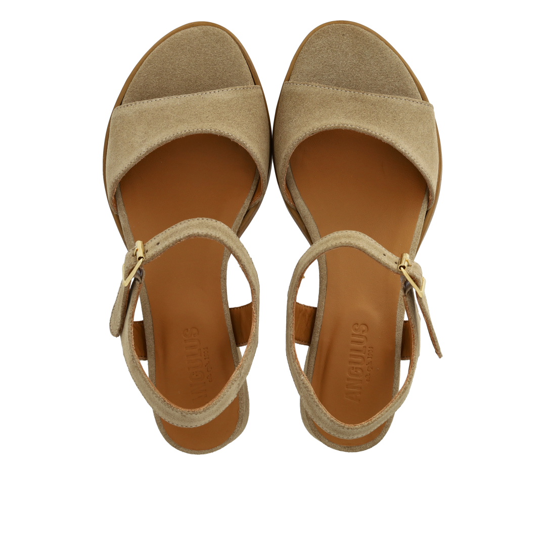 Sandal with curved block heel