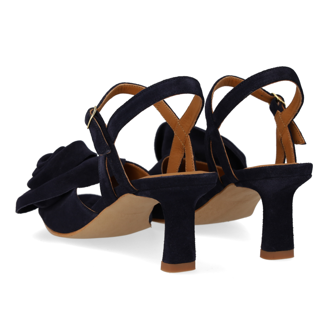 High-heeled Sandal with voluminous rose detail