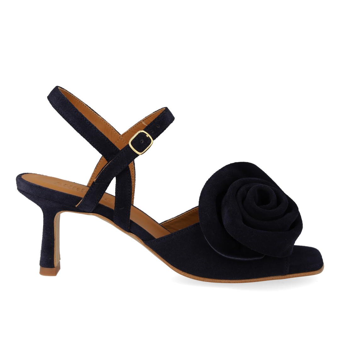 High-heeled Sandal with voluminous rose detail