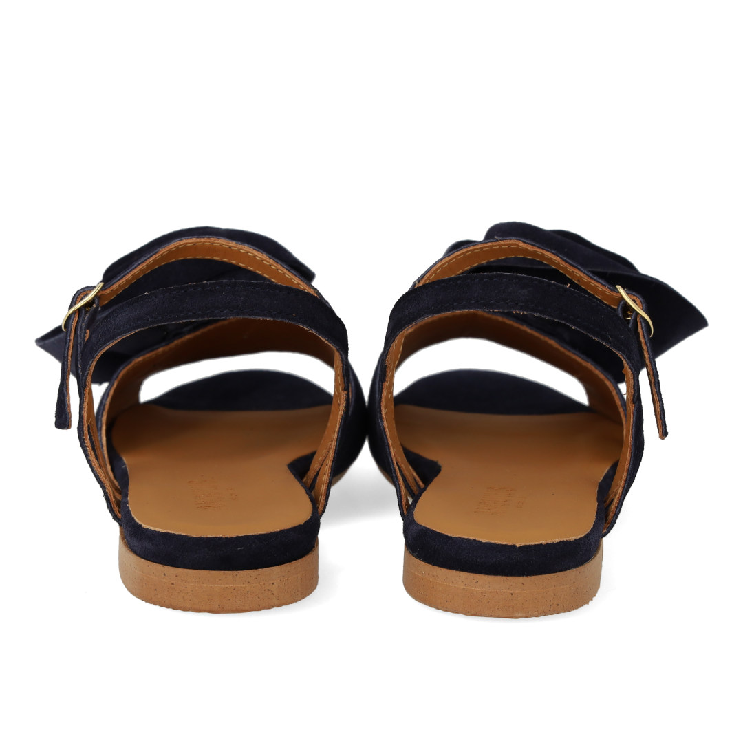 Sandal with voluminous rose detail