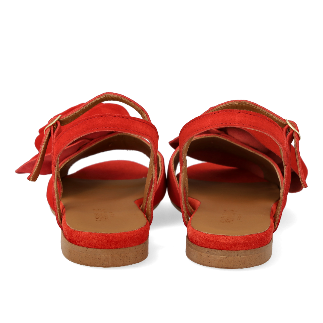 Sandal with voluminous rose detail