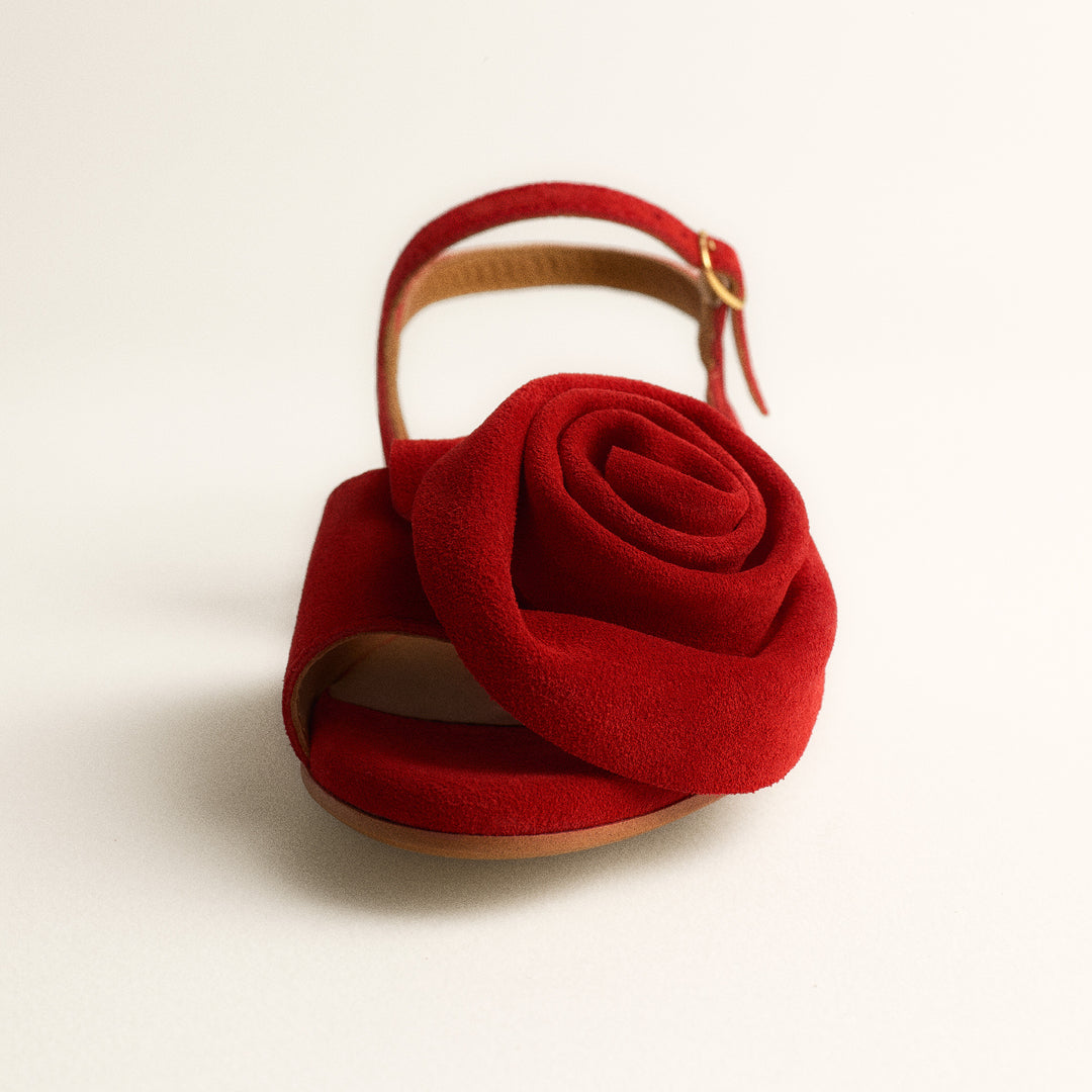 Sandal with voluminous rose detail