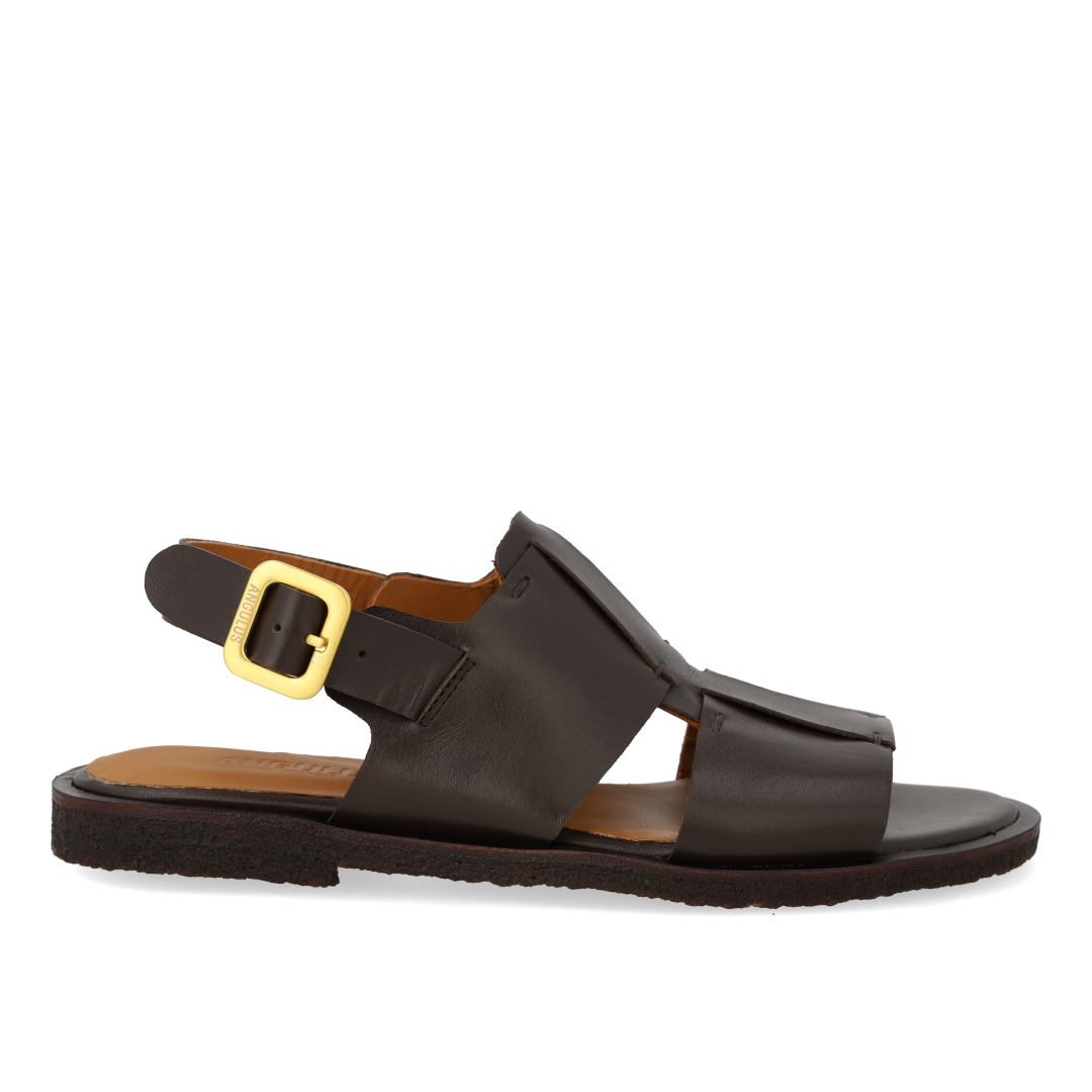 Strap sandal with stitching details