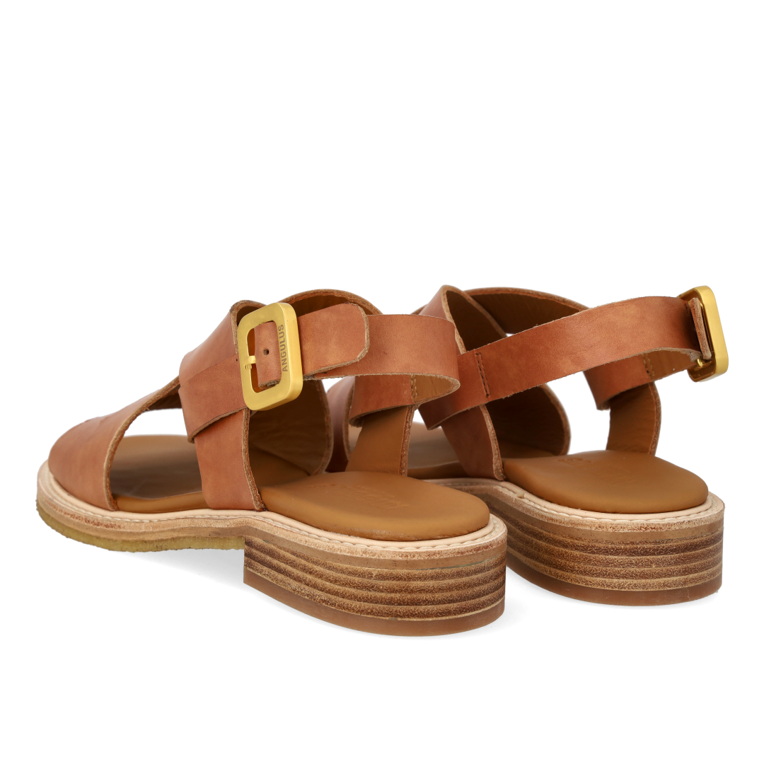 Strap sandal with logo buckle