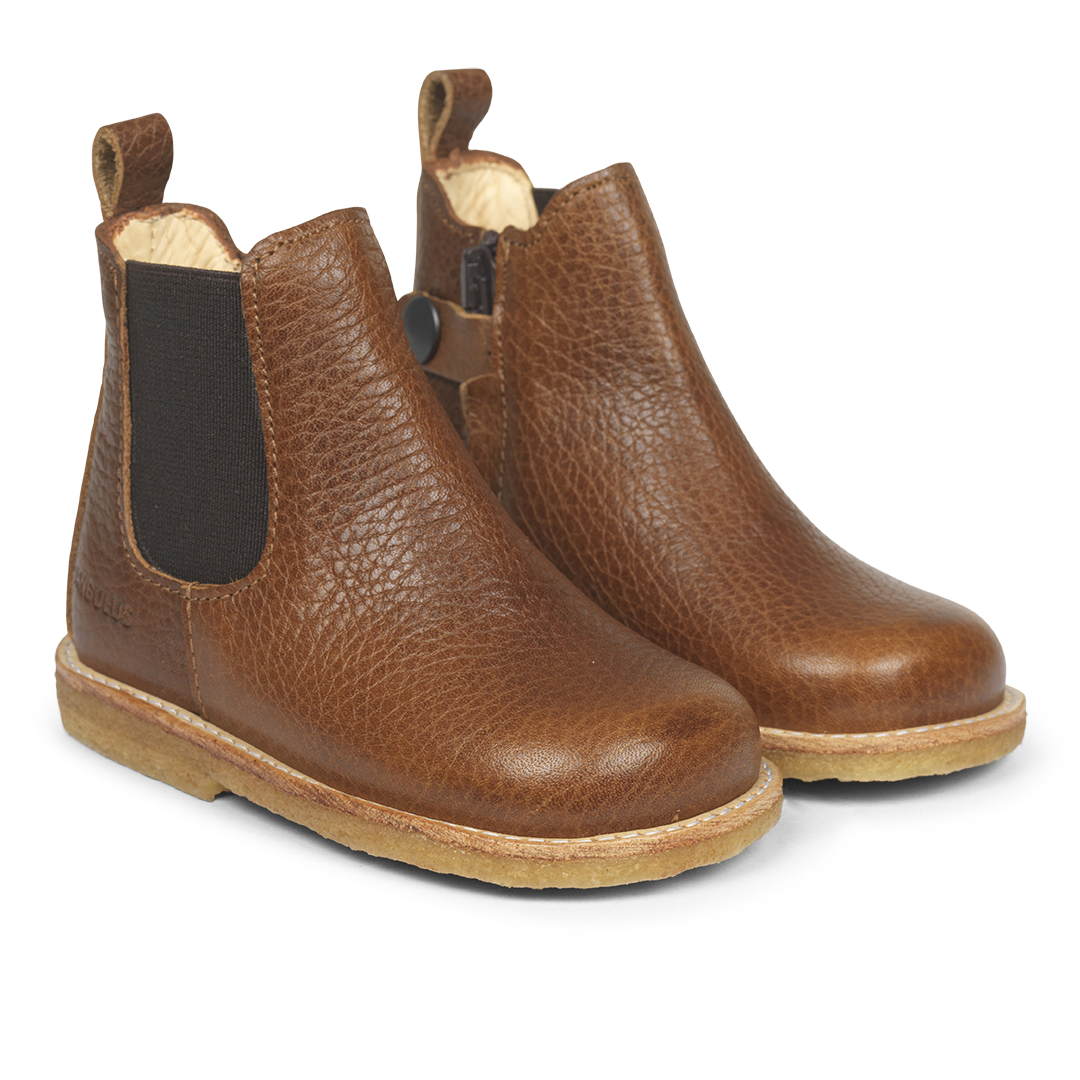 Classic chelsea boot with elastic and zipper