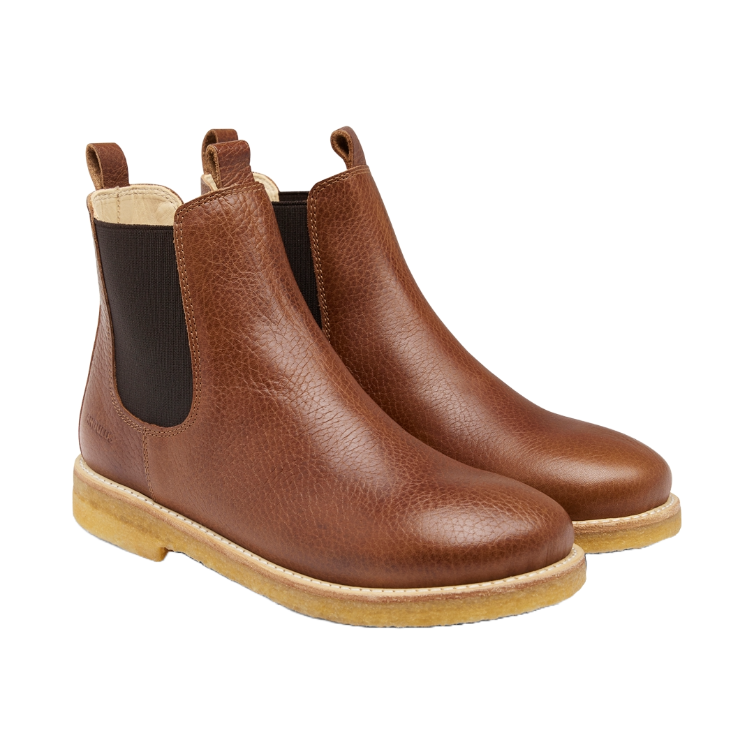 Chelsea boot with elastic