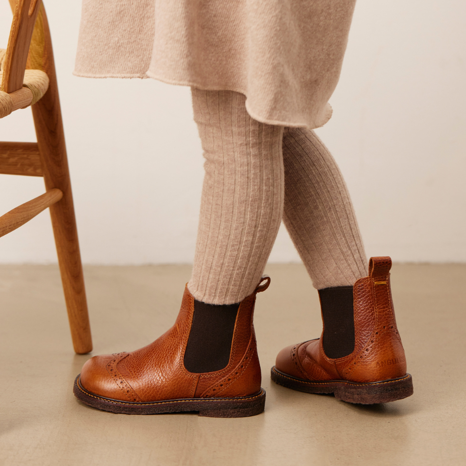 Chelsea Boot with brogue perforation