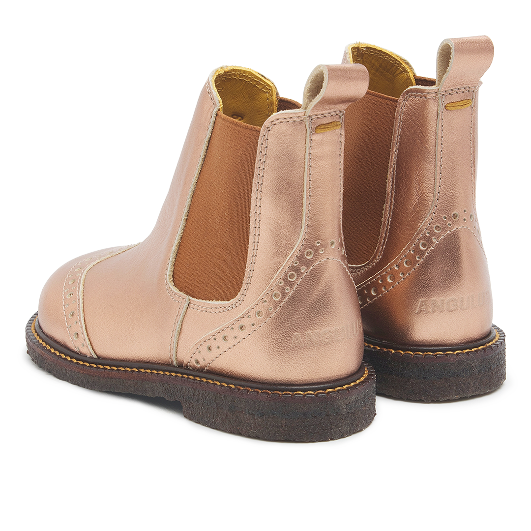 Chelsea Boot with brogue perforation