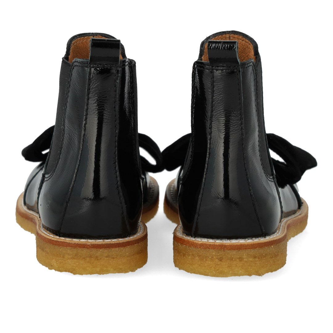 Chelsea boot with velour bow