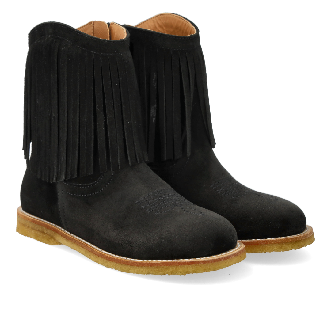 Cowboy boot with fringes and embroidery