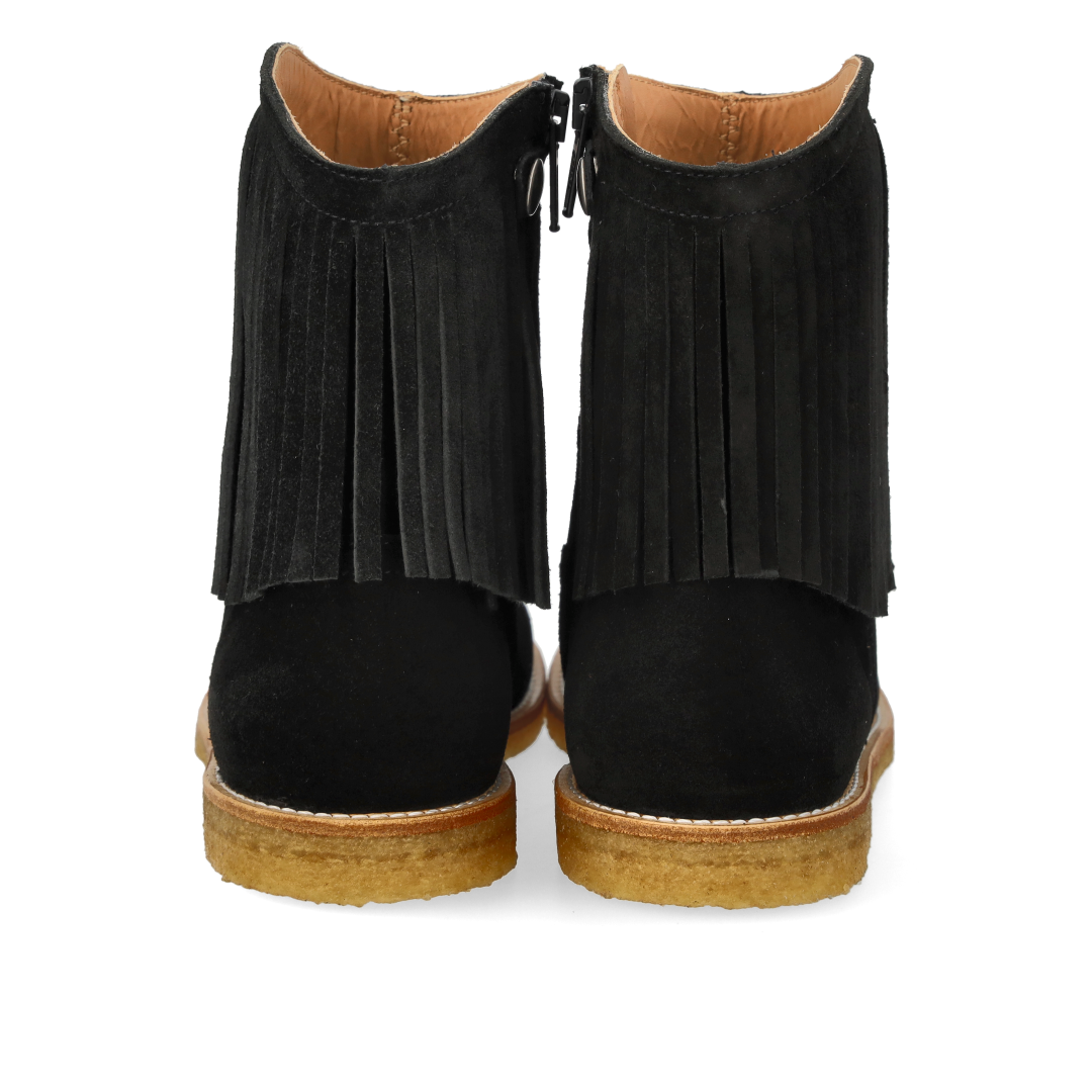 Cowboy boot with fringes and embroidery