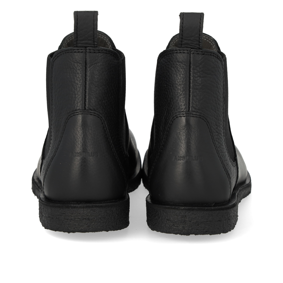 Chelsea boot with elastic panels and wide fit