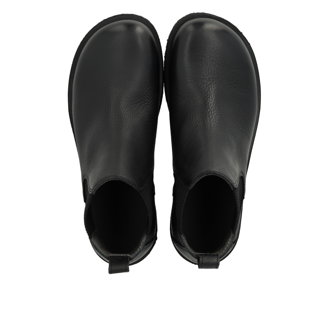 Chelsea boot with elastic panels and wide fit