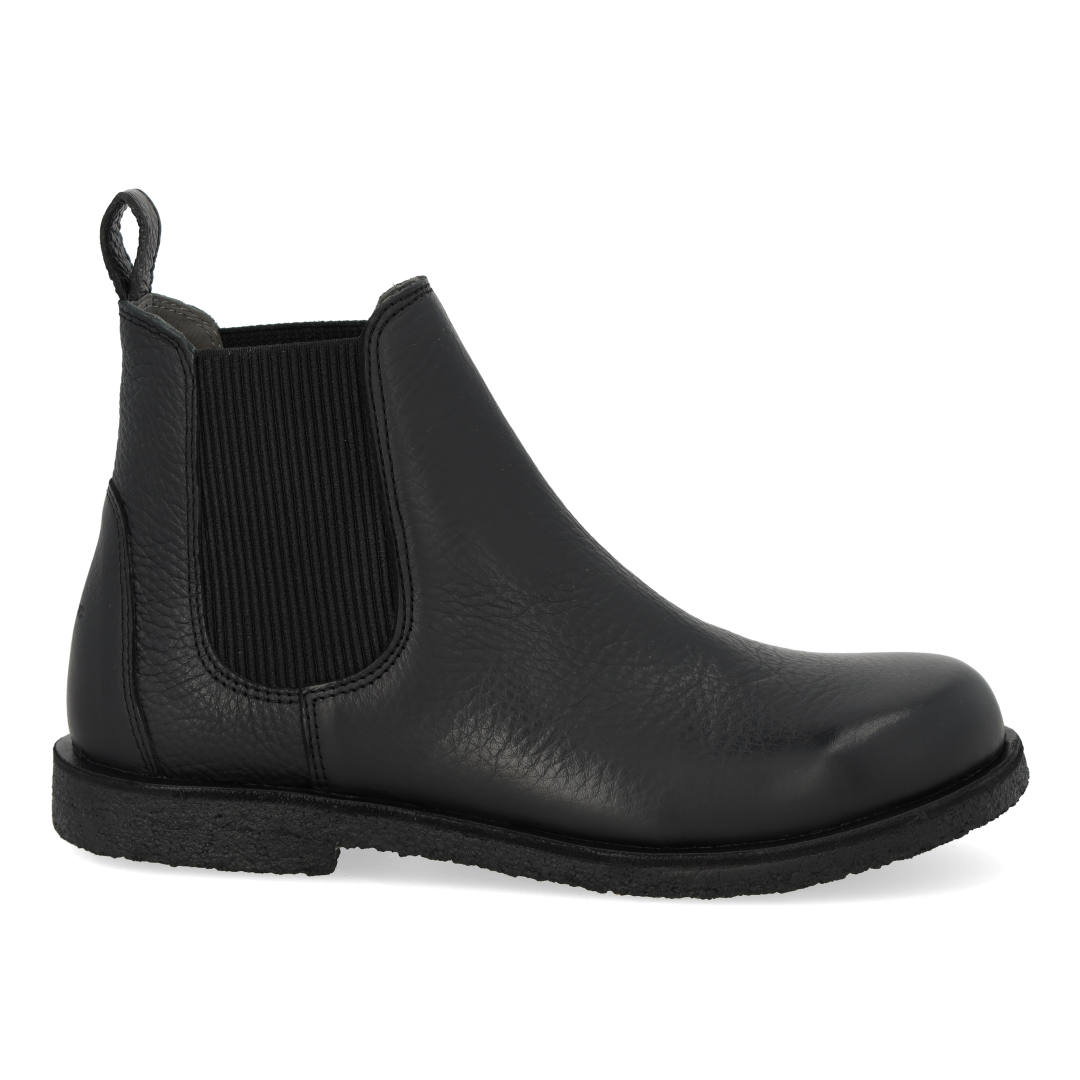 Chelsea boot with elastic panels and wide fit