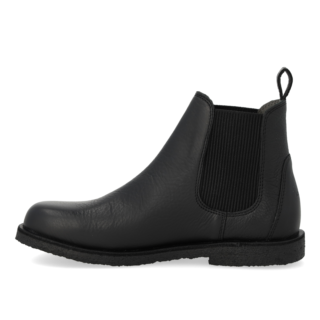Chelsea boot with elastic panels and wide fit