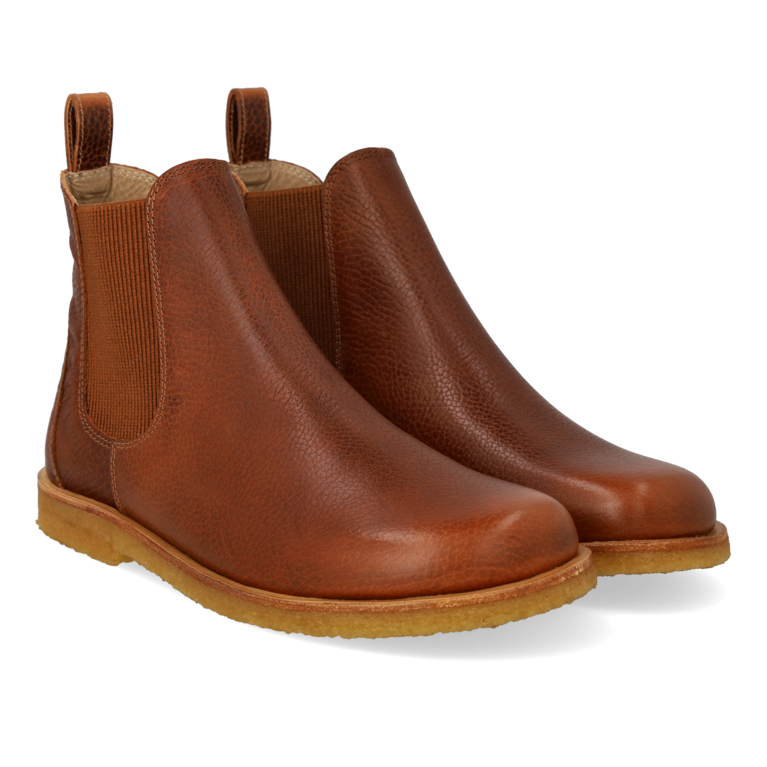 Chelsea boot with elastic and wide fit