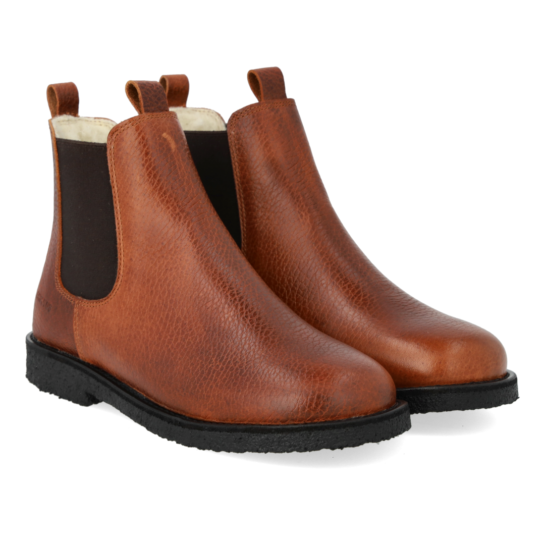 Boot with elastic and wool lining