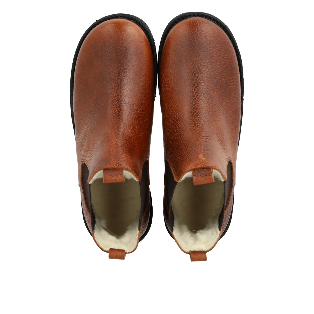 Boot with elastic and wool lining